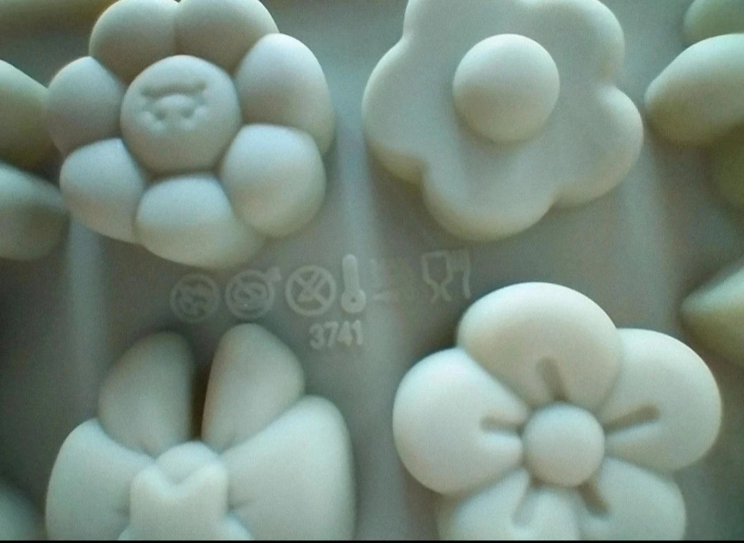 Moule silicone Petites fleurs et rubans pour bonbons / chocolats