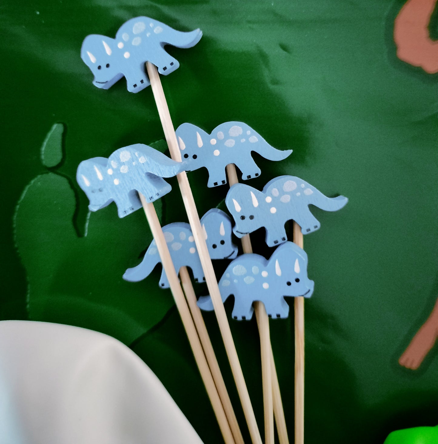 Kit anniversaire Dinosaures : 90 pièces