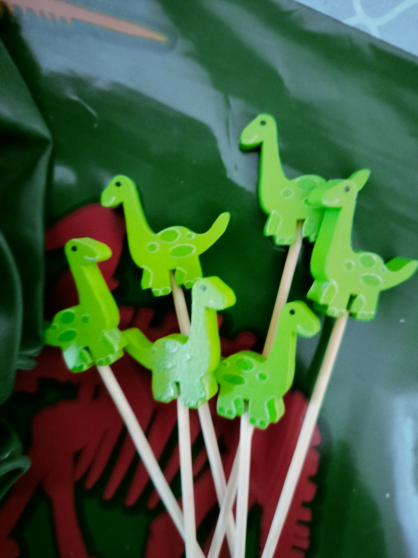 Kit anniversaire Dinosaures : 90 pièces