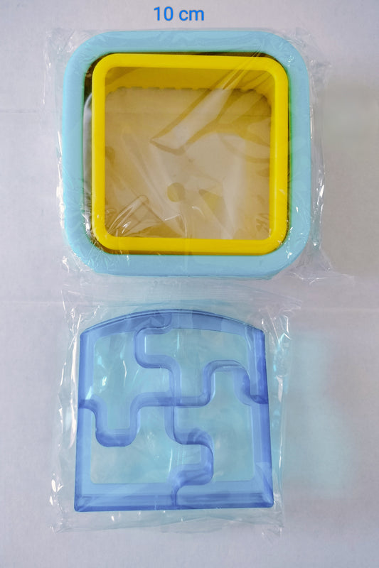 2 découpeurs scelleurs de sandwich ( carré + puzzle )